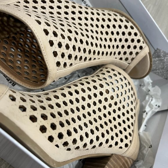 REPORT Ronan Faux Leather Ankle Bootie - Picture 5 of 7